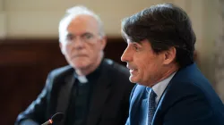 Jean-Baptiste de Franssu, presidente dello IOR, relaziona al Foro OMNES, Pontificia Università della Santa Croce, 4 giugno 2024 / OMNES @Gianni Proietti