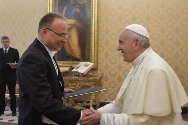 L'ambasciatore Marek Lisánsky con Papa Francesco / Ambasciata di Slovacchia presso la Santa Sede