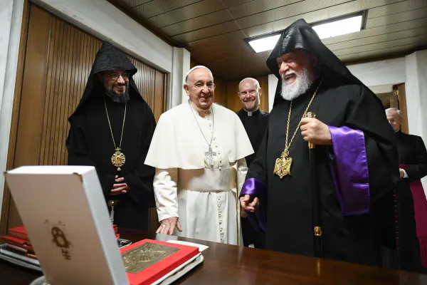 Papa Francesco con il Catholicos Aram I, Auletta Paolo VI, 12 giugno 2024 / Vatican Media / ACI Group