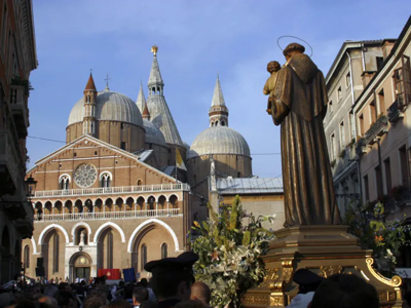 Per Sant Antonio Ogni Anno Tre Milioni Di Pellegrini In Basilica