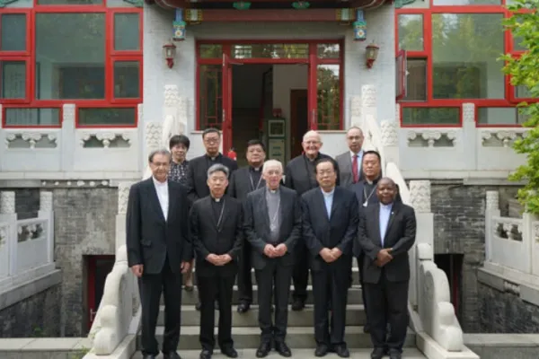 Il cardinale de Kesel (al centro) durante la sua visita in Cina / Cathobel