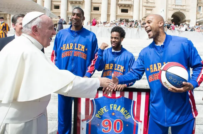 Papa Francesco con gli Harlem Glabe Trotter- archivio |  | Vatican Media