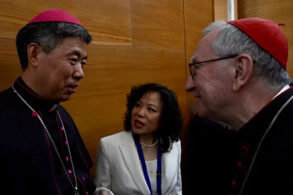 Il cardinale Parolin con il vescovo di Shanghai Shen Bin, Pontificia Università Urbaniana, 21 maggio 2024 / Teresa Tseng Kuang Yi da Vatican News
