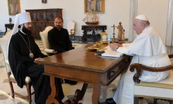 Papa Francesco con il metropolita Antonij, nell'incontro del 5 agosto 2020 / Vatican Media