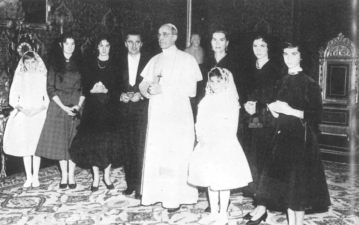 Enrico Medi con la famiglia da Pio XII |  | enricomedi.it