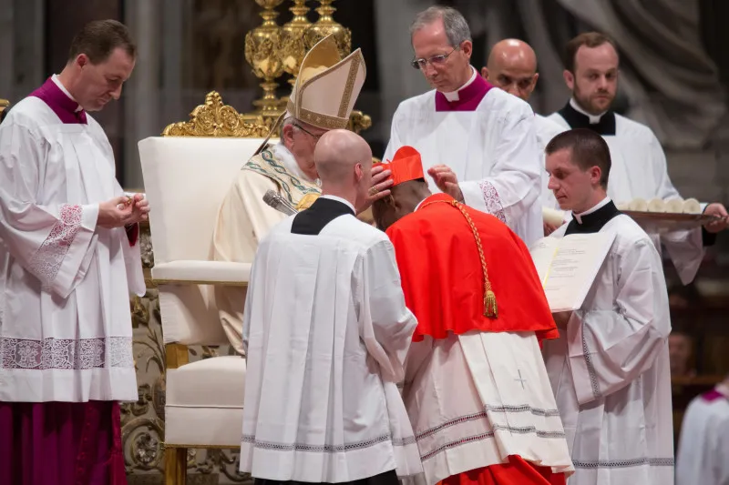 Il Cardinale Zerbo riceve la berretta rossa