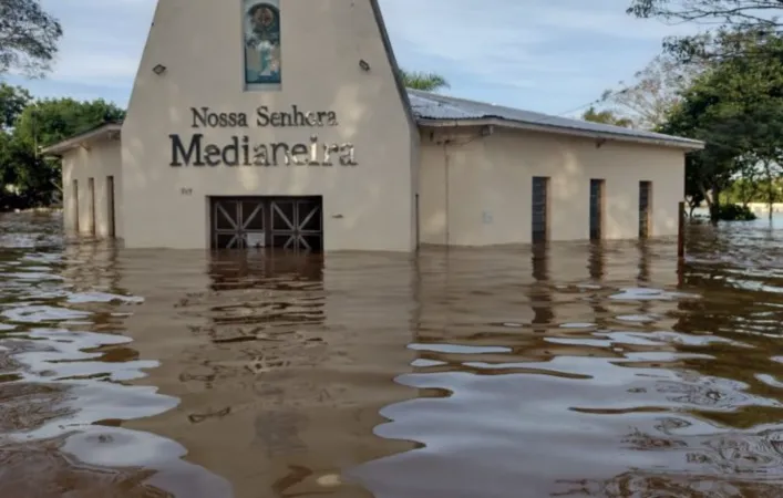 La foto simbolo delle alluvioni |  | Arcidiocesi di Puerto Alegre
