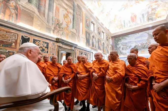 Papa Francesco e i monaci buddisti |  | Vatican Media