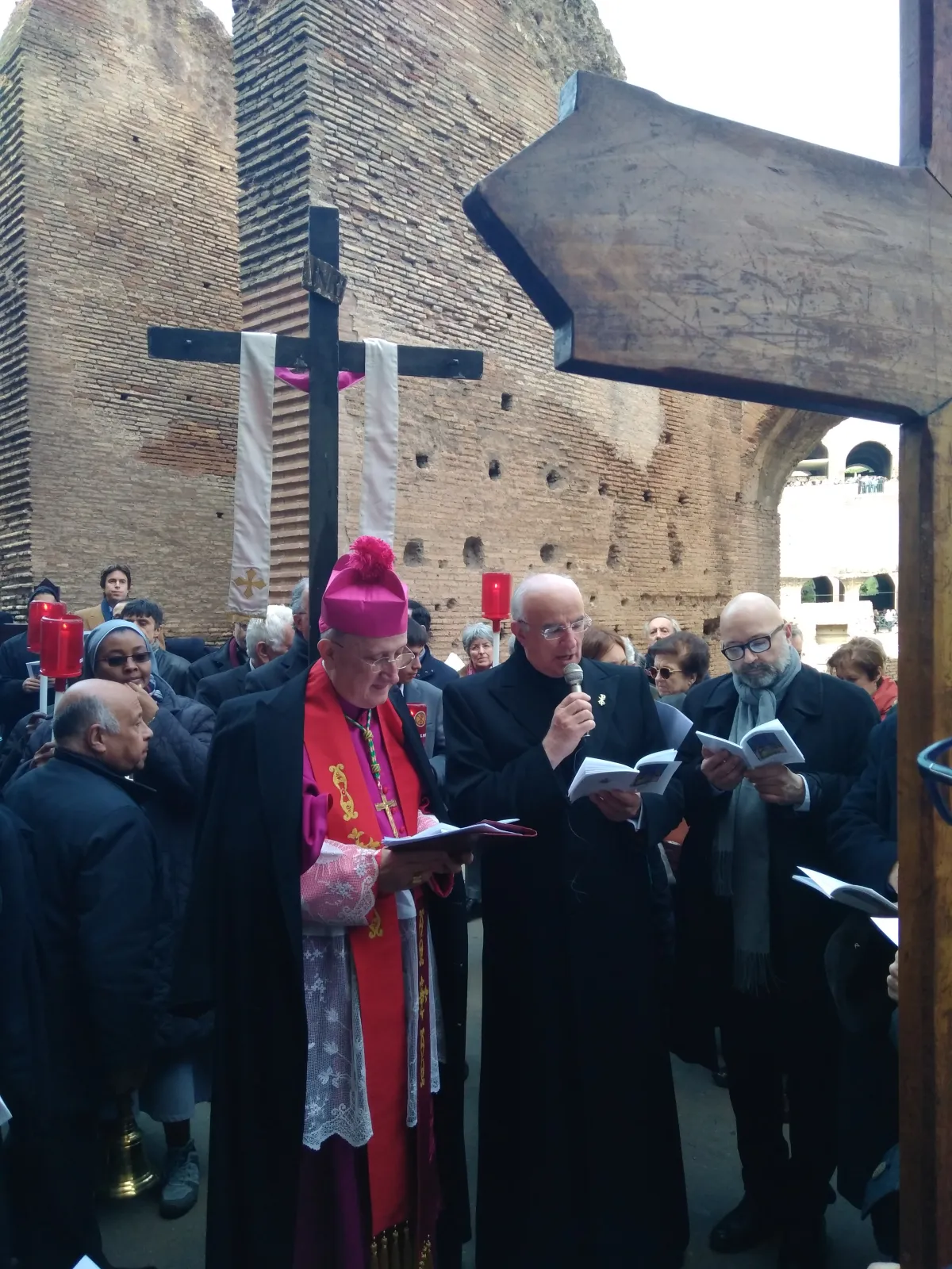 Via Crucis ecco l'esperienza delle diocesi