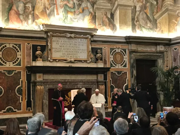 Papa Francesco consegna il premio Ratzinger |  | AA / ACI stampa