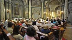 Il Cardinale Comastri durante una delle passate celebrazioni in occasione della festa di Sant'Anna nella parrocchia di Sant'Anna in Vaticano / www.pontificiaparrocchiasantanna.it