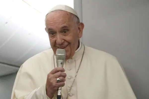 Papa Francesco durante una conferenza stampa / MDLT / ACI Group