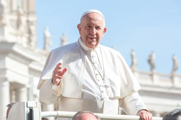 Papa Francesco durante una udienza generale  / Lucia Ballester / ACI Group