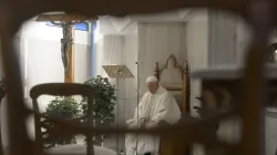 Papa Francesco durante una Messa nella Domus Sanctae Marthae / Vatican Media / ACI Group