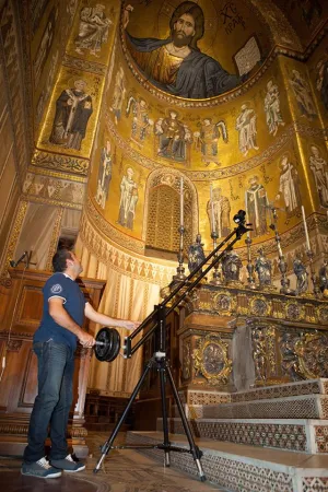 I mosaici del Patocrator a Monreale durante le riprese |  | Diocesi di Monreale 