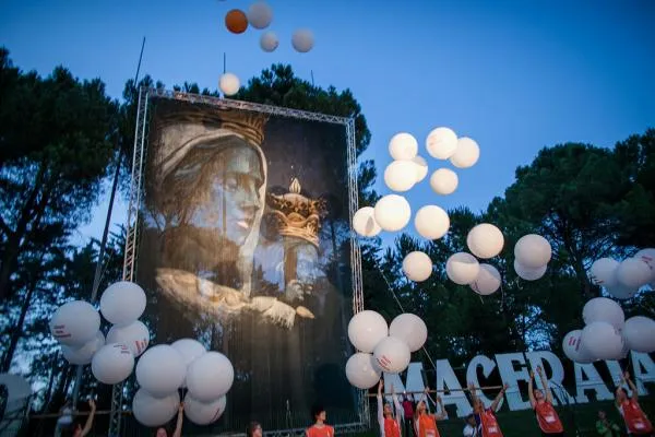 Una immagine del Pellegrinaggio Macerata- Loreto / www.pellegrinaggio.org