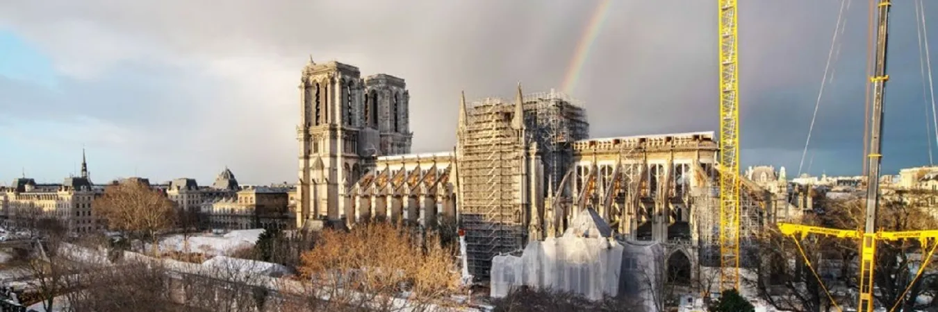 Notre Dame de Paris | Il cantiere della cattedrale di Notre Dame a Parigi | Twitter @_NotreDameParis