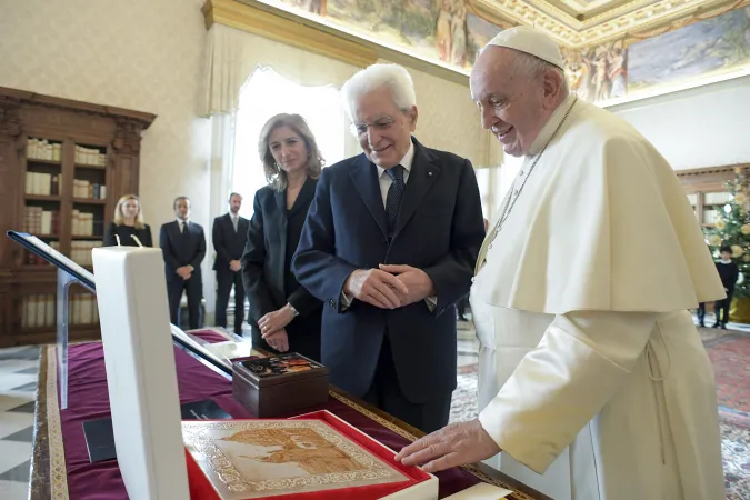 Papa Francesco e il presidente Mattarella |  | Quirinale