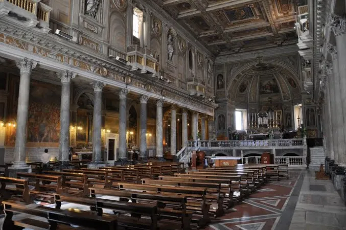 L'interno della chiesa dei Santi Silvestro e Martino ai Monti |  | OB