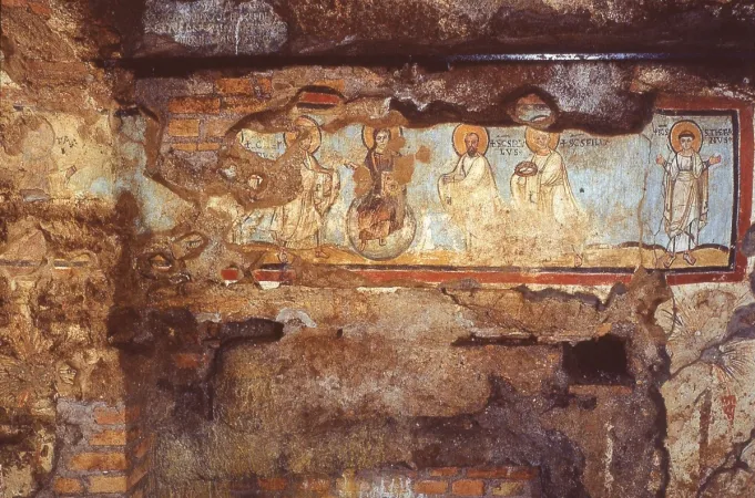 Un dettaglio di un affresco delle catacombe di Commodilla  |  | www.catacombeditalia.va