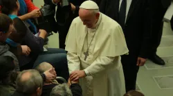 Papa Francesco incontra i senzatetto, Aula Paolo VI, 11 novembre 2016 / Lucia Ballestrer / ACI Group