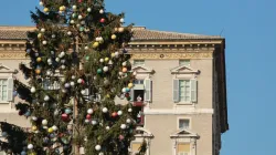 Papa Francesco durante l'Angelus del Giorno dell'Immacolata, 8 dicembre 2016 / Daniel Ibanez / ACI Group