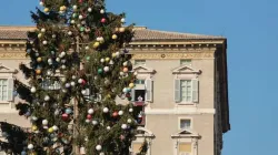 Papa Francesco durante un Angelus del tempo di Natale / Daniel Ibanez / ACI Group