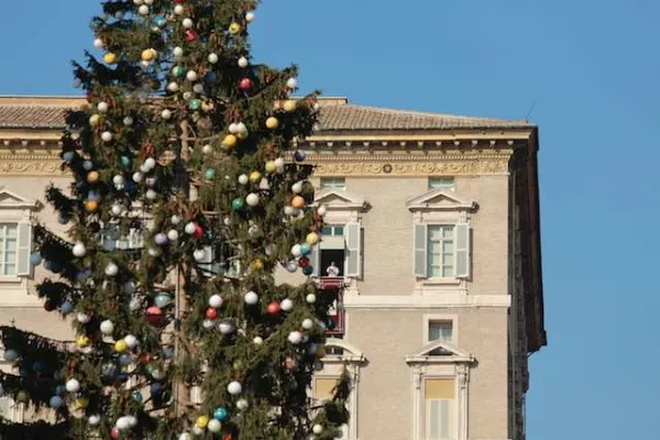 Papa Francesco durante un Angelus del tempo di Natale / Daniel Ibanez / ACI Group