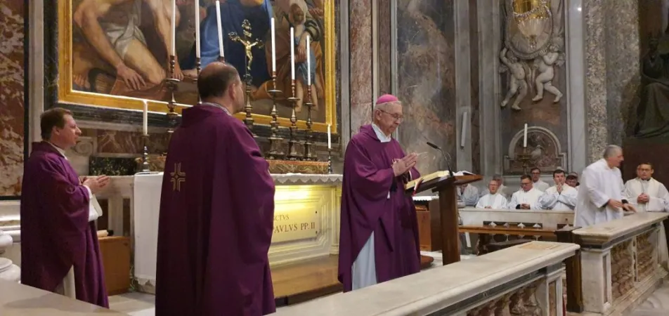 L’Arcivescovo Stanisław Gądecki celebra sulla tomba di san Giovanni Paolo II  |  | episkopat.pl