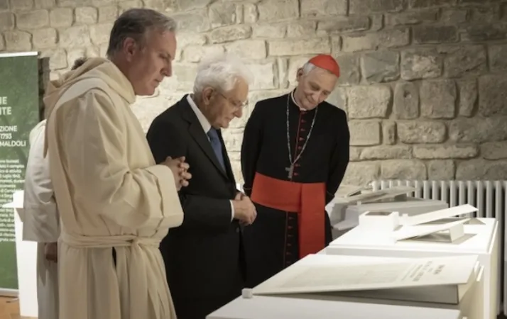 Il Presidente della Repubblica ha visitato la mostra fotografica “Dalla ‘Costituzione Giacobina’ del 1793 al Codice di Camaldoli del 1943”, |  | Quirinale