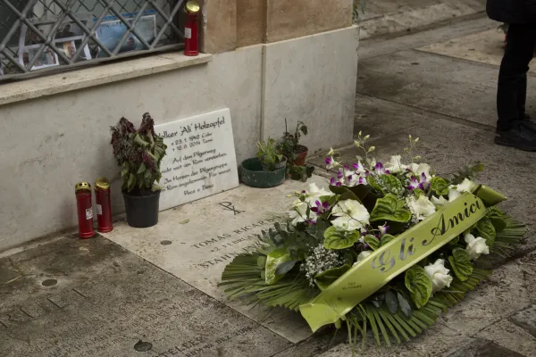 I funerali di Cesar De Vroe presso il Cimitero Teutonico mercoledì 11 gennaio 2018 / Marina Testino, Cimitero Teutonico