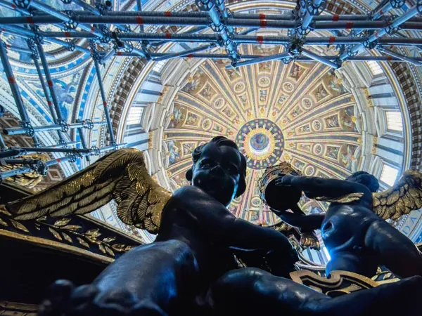 Il baldacchino restaurato |  | EWTN