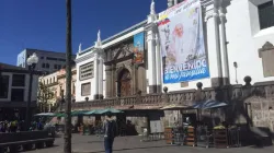 Poster che accoglieva il Papa a Quito nel 2015 / David Ramos