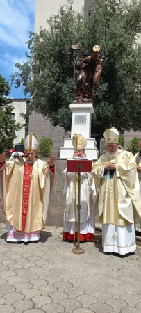 La benedizione della statua - Arcidiocesi di Firenze |  | La benedizione della statua - Arcidiocesi di Firenze