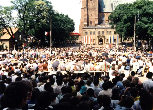 Alcune immagini della visita di Giovanni Paolo II a Gniezno nel 1979 |  | http://www.archidiecezja.pl/galeria_/jan_pawel_ii_w_gnieznie_.html