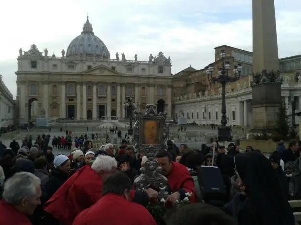 La processione parte da San Pietro |  | Alexey Gotowskij/CNA