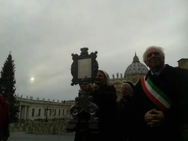 La processione parte da San Pietro |  | Alexey Gotowskij/CNA