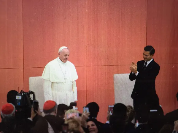 Papa Francesco in Messico | Papa Francesco davanti alla società civile del Messico, Palazzo Nazionale, Città del Messico, 13 febbraio 2016 | Alan Holdren / CNA 