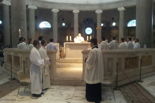 Il Cardinale Gianfranco Ravasi celebra la Messa in memoria del Cardinale Mindszenty, Santo Stefano Rotondo, Roma, 4 maggio 2017 / Ambasciata di Ungheria presso la Santa Sede