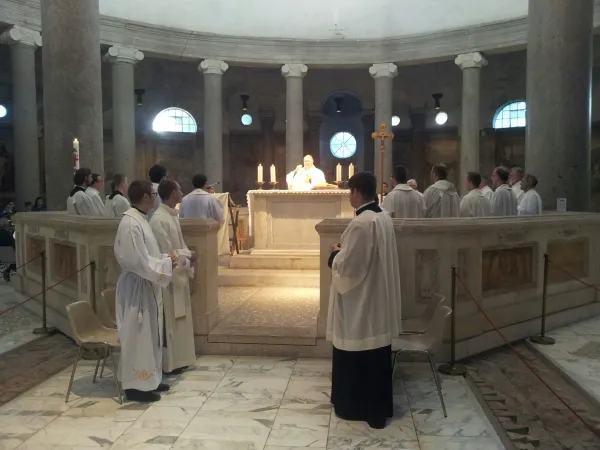 Il Cardinale Ravasi a Santo Stefano Rotondo | Il Cardinale Gianfranco Ravasi celebra la Messa in memoria del Cardinale Mindszenty, Santo Stefano Rotondo, Roma, 4 maggio 2017 | Ambasciata di Ungheria presso la Santa Sede