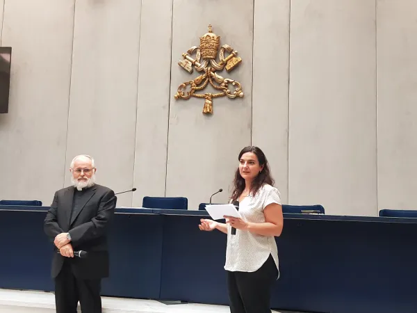 Padre Bruno Ciceri | Padre Bruno Ciceri, responsabile dell'Apostolato del Mare nel Dicastero per il Servizio allo Sviluppo Umano Integrale, presenta il prossimo congresso mondiale con Paloma Garcia Ovejero, vicedirettore della Sala Stampa Vaticana | AG / ACI Stampa