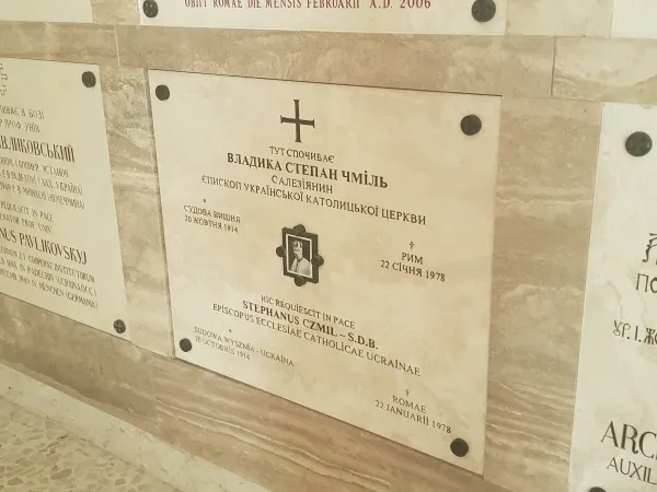 Tomba di padre Chmil | La tomba dell'arcivesovo Chmil nella basilica di Santa Sofia: Papa Francesco vi sosterà in preghiera il 28 gennaio prossimo | Andrea Gagliarducci / ACI Stampa