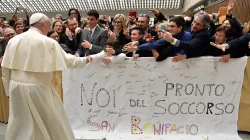 Papa Francesco durante l'Udienza ai Membri della Federazione dei Collegi Infermieri Professionali,
Assistenti Sanitari, Vigilatrici d’Infanzia (IPASVI), Aula Paolo VI, 3 marzo 2018

 / Vatican Media / ACI Group