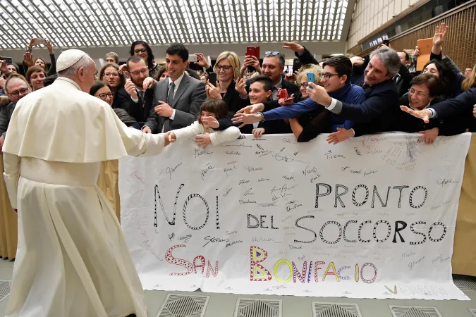 Papa Francesco, udienza all'IPASVI | Papa Francesco durante l'Udienza ai Membri della Federazione dei Collegi Infermieri Professionali,
Assistenti Sanitari, Vigilatrici d’Infanzia (IPASVI), Aula Paolo VI, 3 marzo 2018

 | Vatican Media / ACI Group