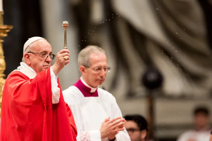 Papa Francesco, Messa di Pentecoste 2018 | Papa Francesco durante la Messa di Pentecoste, Basilica di San Pietro, 20 maggio 2018 | Daniel Ibanez / ACI Group