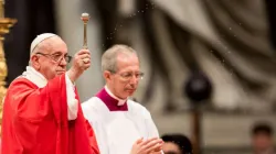 Papa Francesco durante la celebrazione di una Messa  / Daniel Ibanez / ACI Group