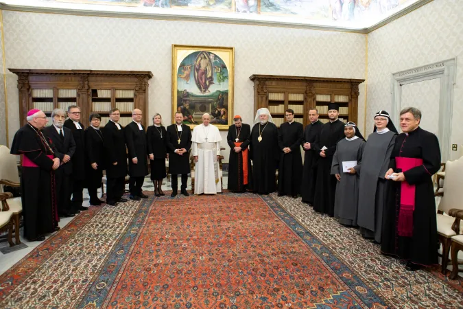 Papa Francesco e la delegazione ecumenica di Finlandia | Papa Francesco con i membri della delegazione ecumenica di Finlandia, Palazzo Apostolico Vaticano, 19 gennaio 2019 | Vatican Media / ACI Group