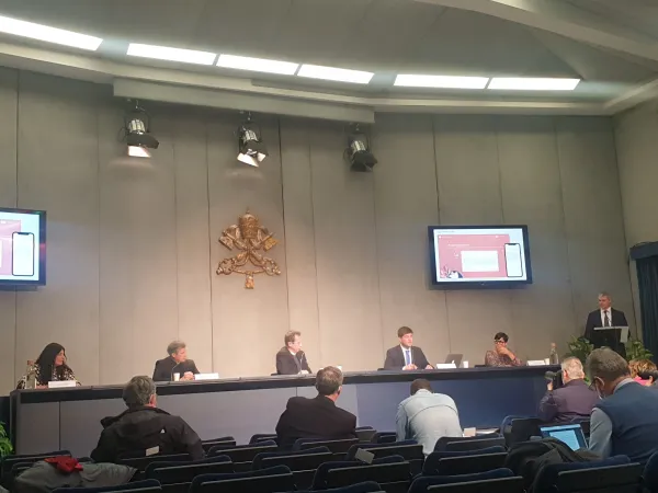 Presentazione Click to Pray | La presentazione di Clicktopray and www.prayforthesynod.va, Sala Stampa della Santa Sede, 19 ottobre 2021  | AG