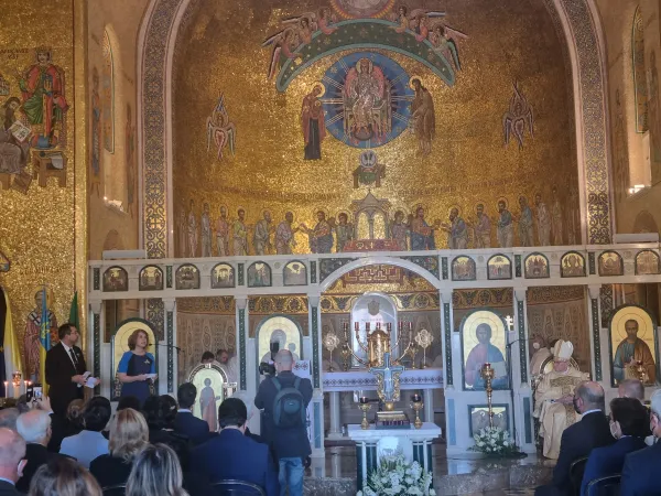 Cardinale Parolin, Santa Sofia | Il Cardinale Parolin al termine della celebrazione del 9 maggio nella Basilica di Santa Sofia a Roma, durante il discorso dell'ambasciatore dell'UE presso la Santa Sede Valkenburg | AG / ACI Group