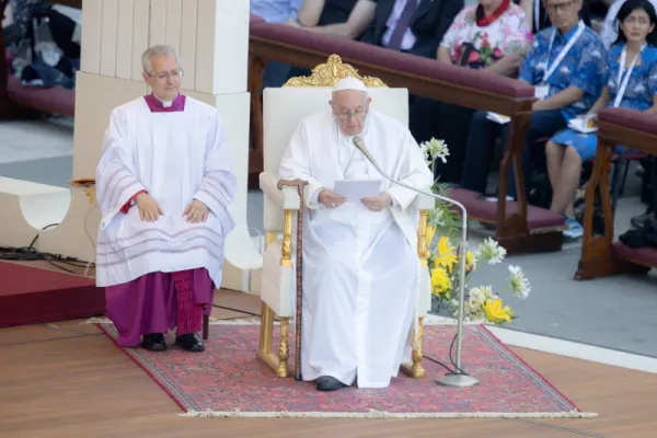 Papa Francesco e Mons. Ravelli - Daniel Ibanez CNA